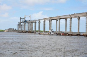 Ivan Leite recebe Governador Déda em visita a obra da Ponte Gilberto Amado